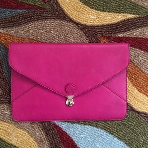 Pink Clutch!!!! Like it Buy it!